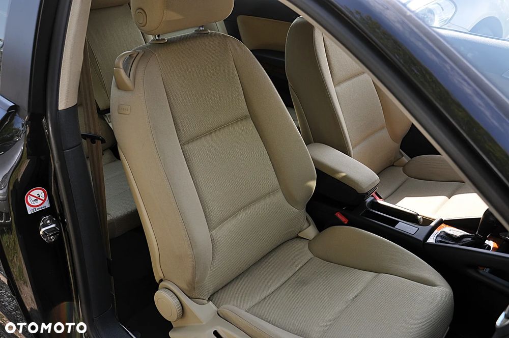 Audi A3 3-drzwiowe 1.6 Attraction - 24