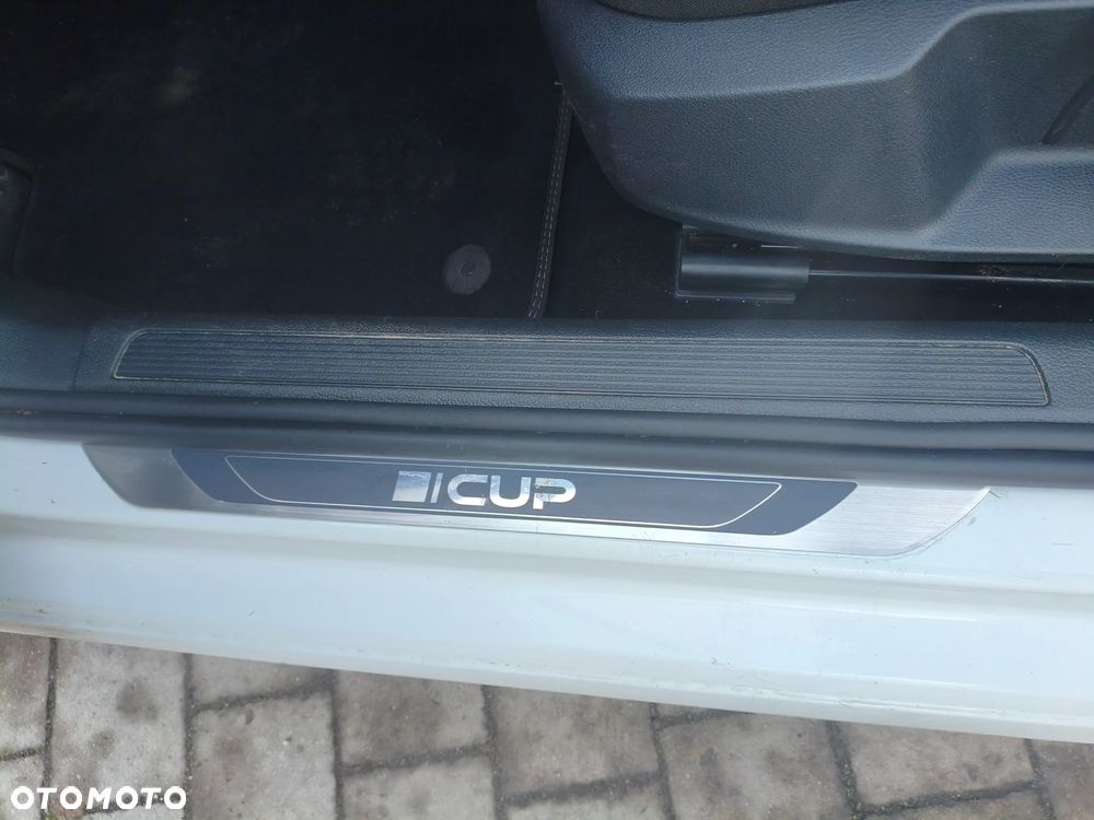 Volkswagen Golf 1.6 TDI BlueMotion Technology Cup - 22