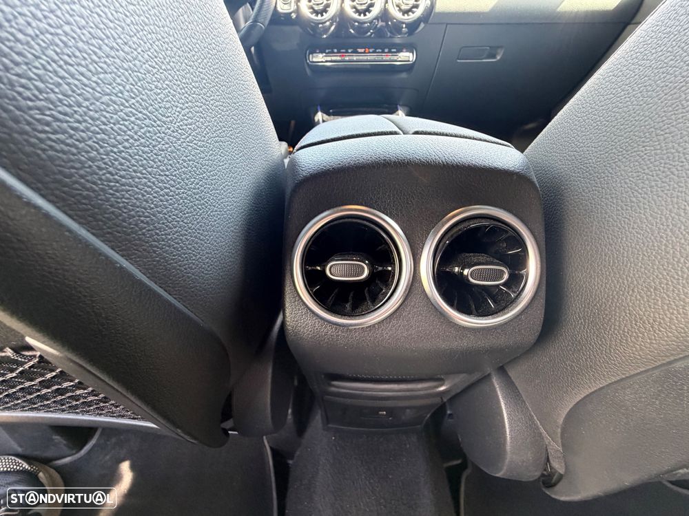 Mercedes-Benz GLA 180 d AMG Line - 12