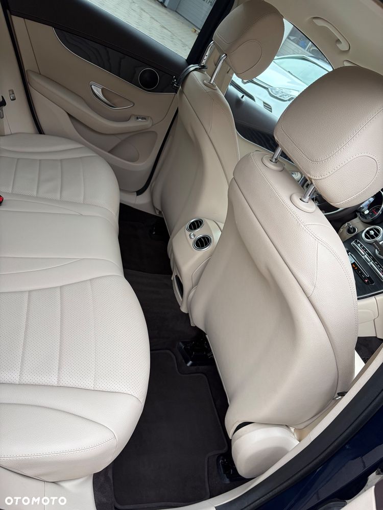 Mercedes-Benz GLC - 25