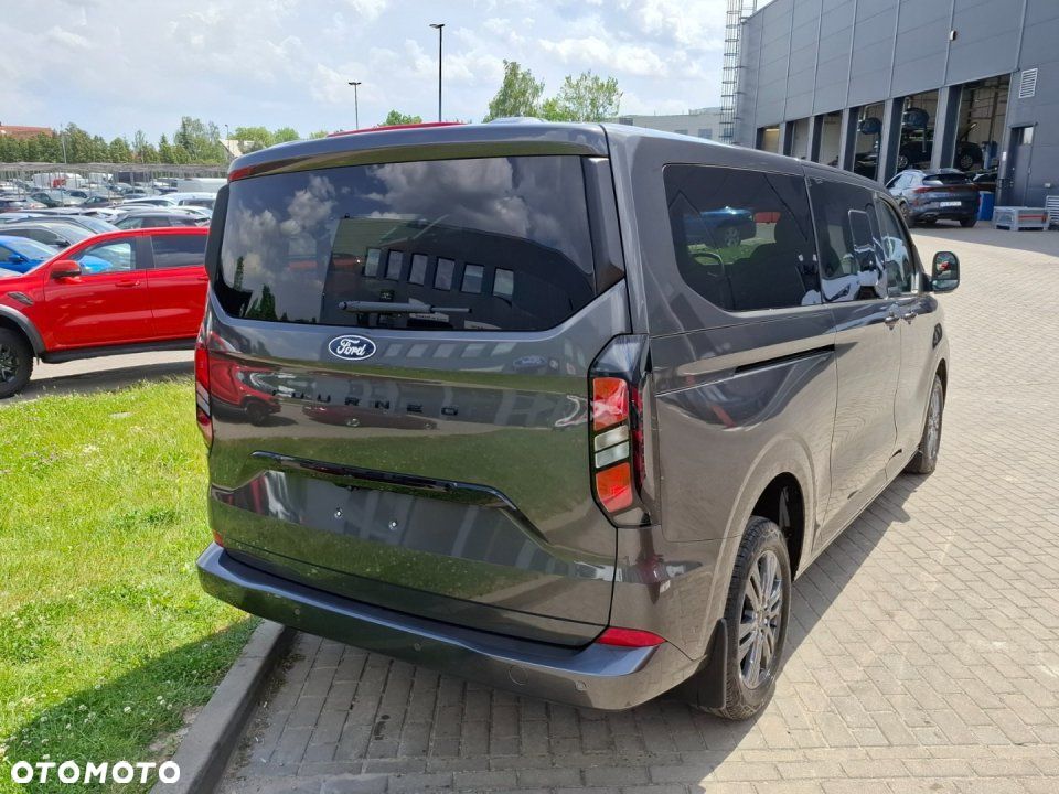 Ford Tourneo Custom - 2