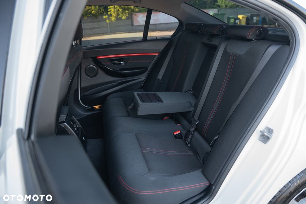 BMW Seria 3 - 35