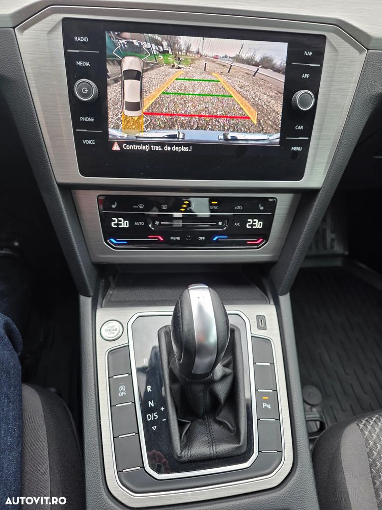 Volkswagen Passat 2.0 TDI DSG Comfortline - 9