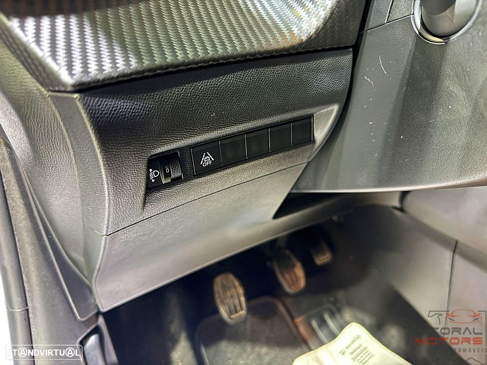 Peugeot 208 1.2 PureTech Allure - 18