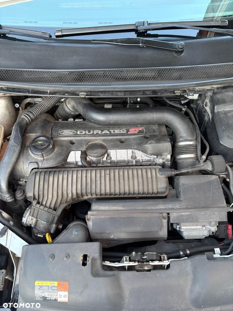 Ford Focus 2.5 ST - 16