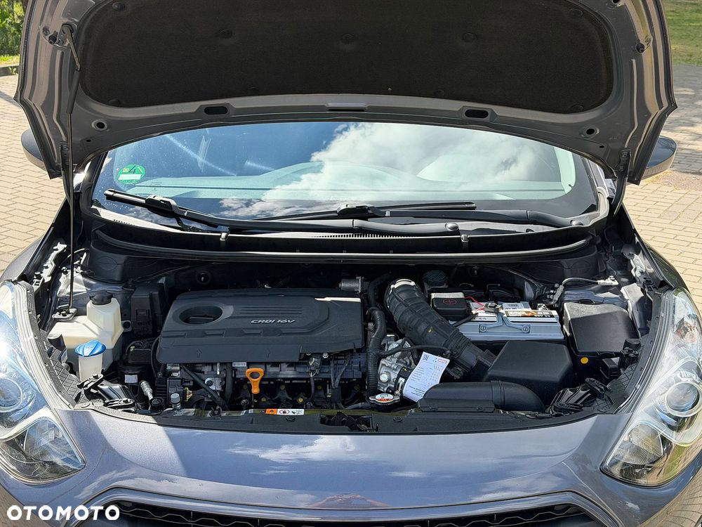 Hyundai i30 blue 1.6 CRDi Trend - 11