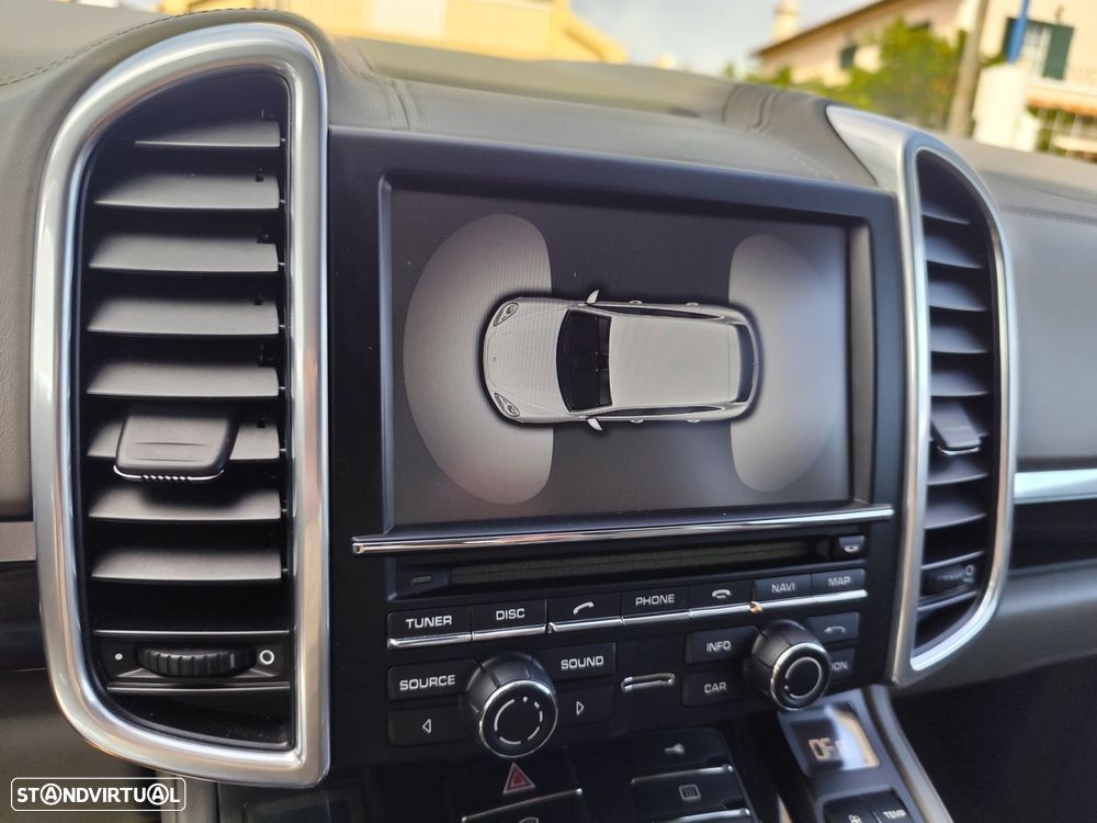 Porsche Cayenne - 16