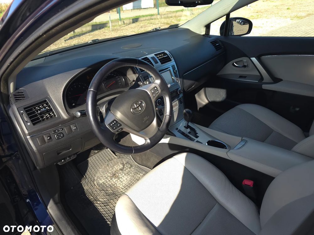 Toyota Avensis 2.0 Prestige NAVI MS - 23