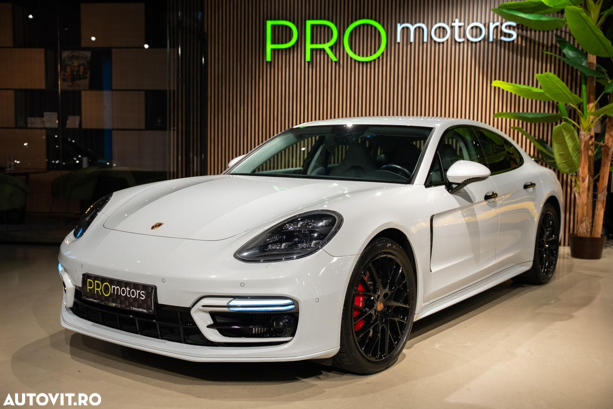 Porsche Panamera - 23