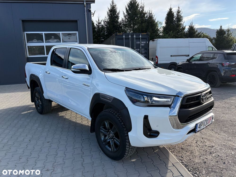 Toyota Hilux 2.8 D-4D Double Cab SR5+ 4x4 - 5