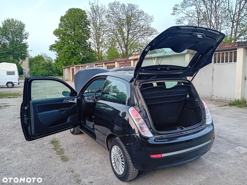 Lancia Ypsilon Y 1.2 8v Arctic - 24