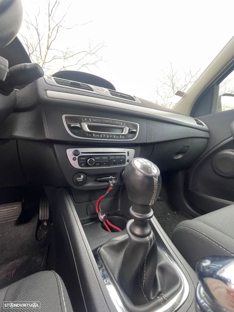 Renault Mégane Sport Tourer 1.5 dCi Dynamique S SS - 4