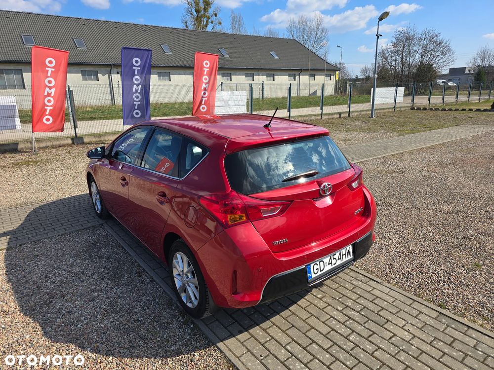 Toyota Auris 1.6 Premium + - 9