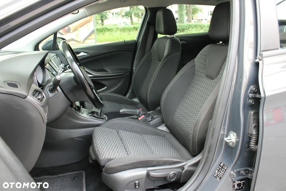 Opel Astra 1.4 T Dynamic - 11