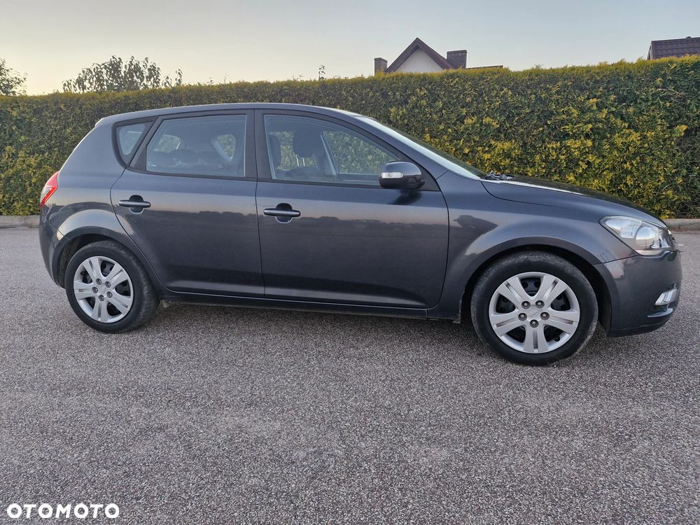 Kia Ceed - 5