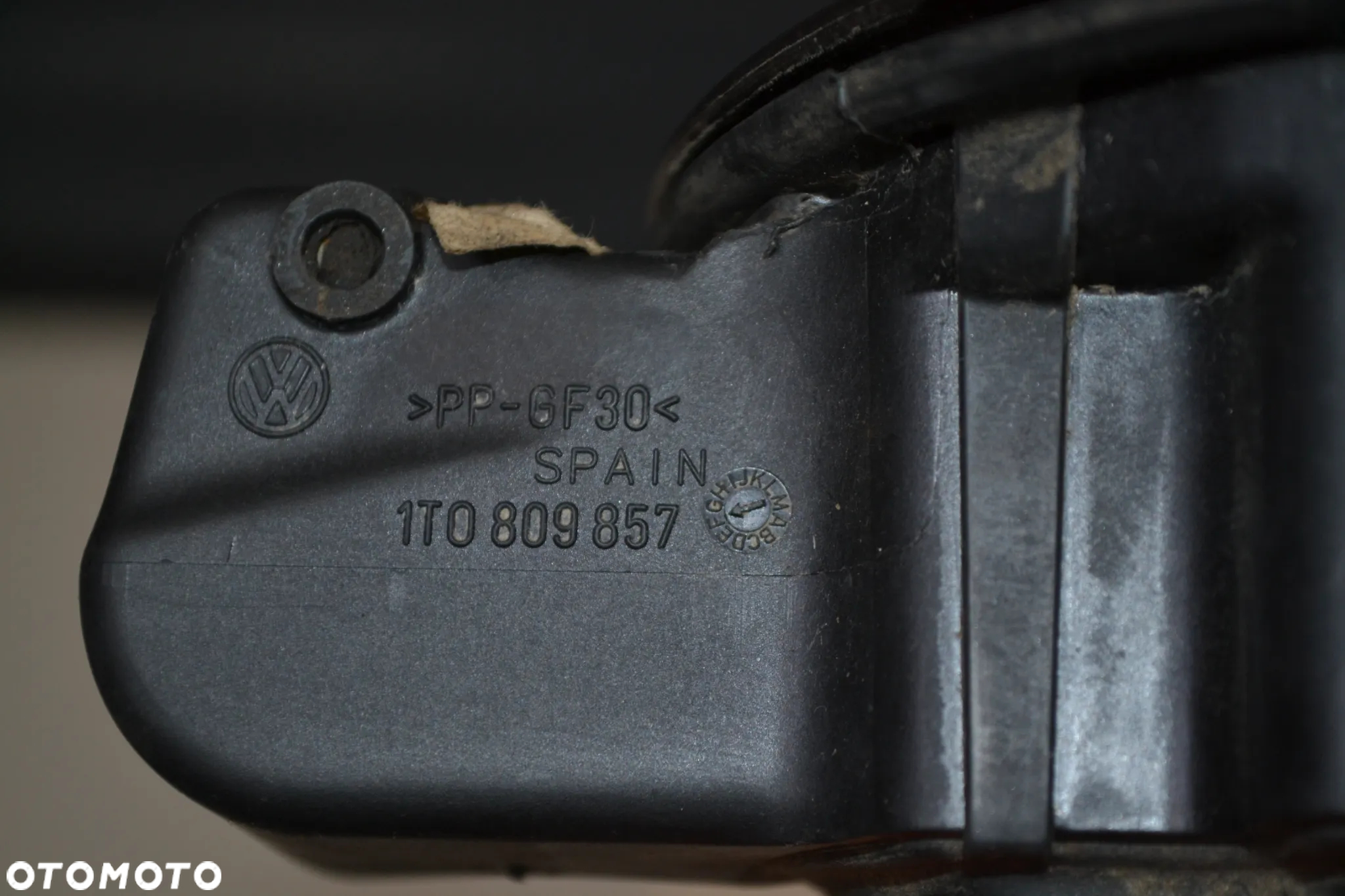 VW TOURAN KLAPKA WLEWU PALIWA LH8Z 1T0809857 - 3