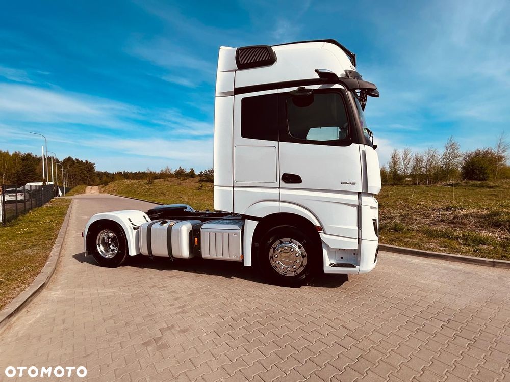 Mercedes-Benz Actros - 8