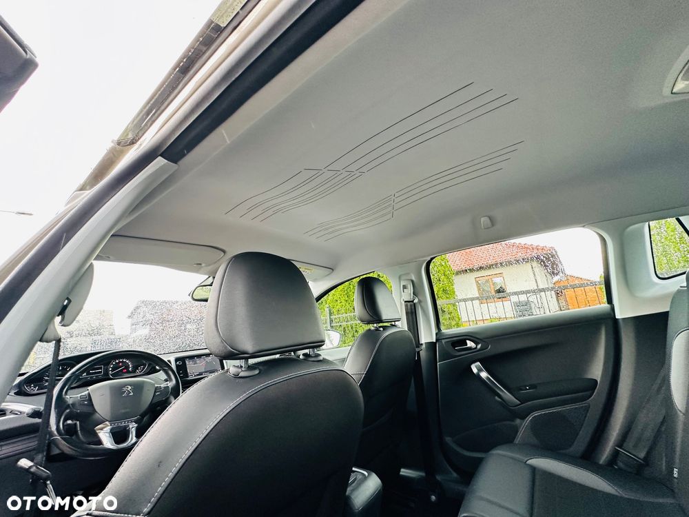 Peugeot 2008 BlueHDi 100 STOP & START Allure - 13