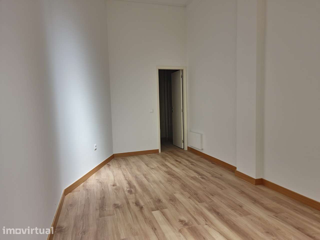 Loja c/ 48m2 CC Rechicho / Braga c/ wc privada e totalmente remodelada - Grande imagem: 4/19