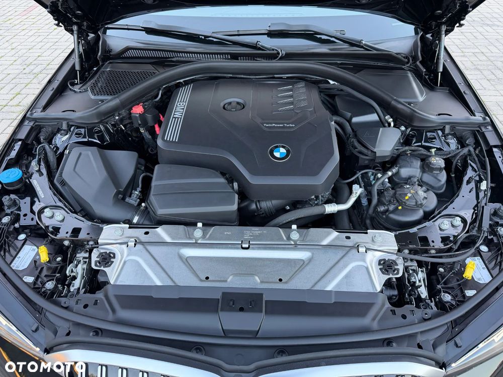 BMW Seria 3 330i xDrive M Sport - 40