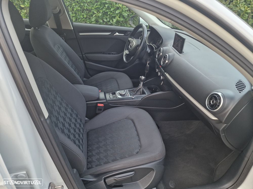 Audi A3 Sportback 1.6 TDI Sport - 12