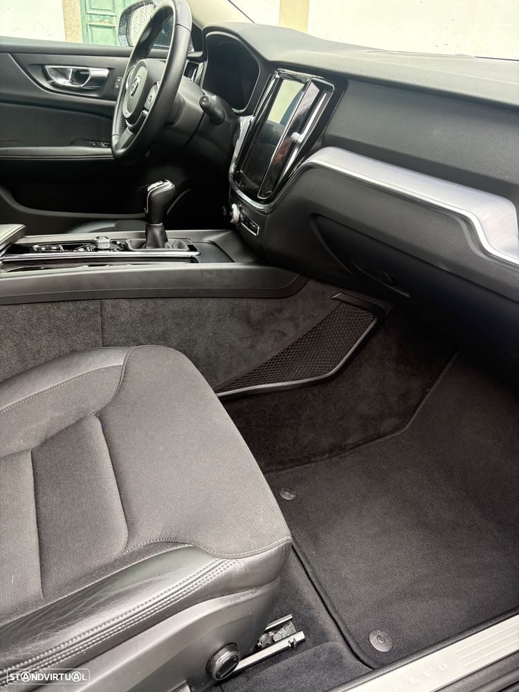 Volvo V60 2.0 D3 Momentum Plus - 10