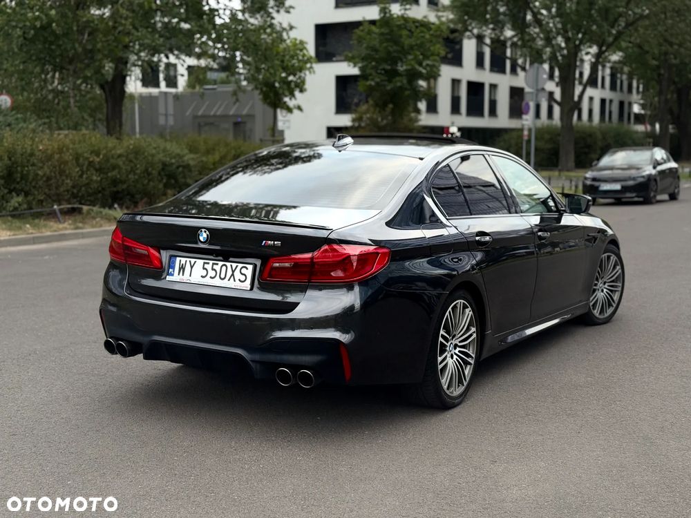 BMW Seria 5 M550i xDrive sport - 9