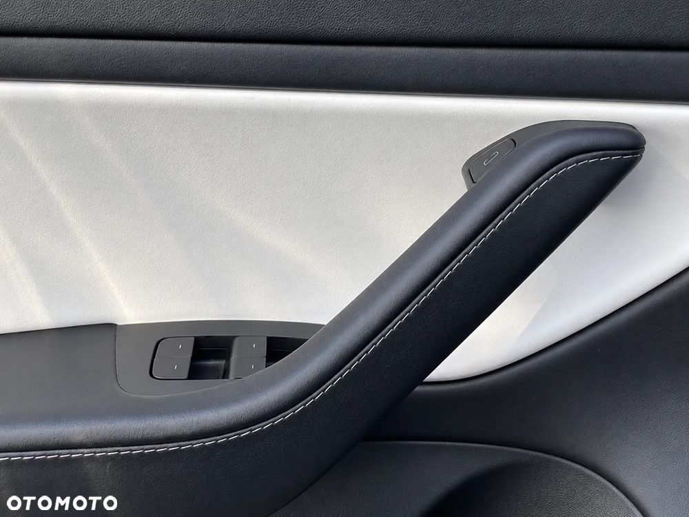 Tesla Model 3 Langstreckenbatterie Allradantrieb Dual Motor Performance - 14