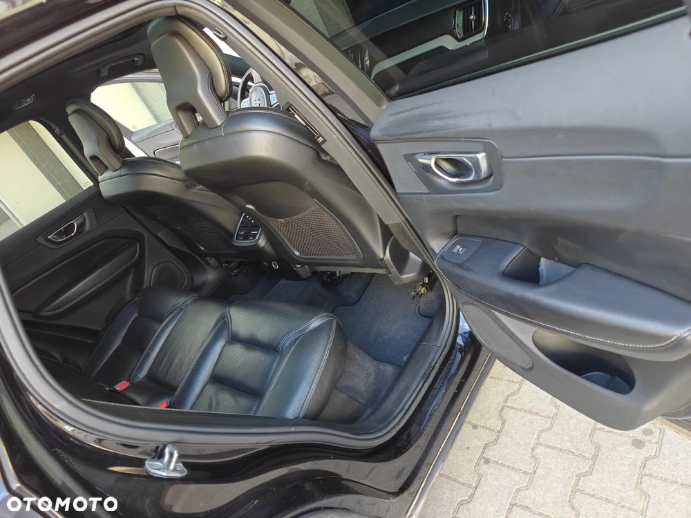 Volvo XC 60 D5 AWD Inscription - 9