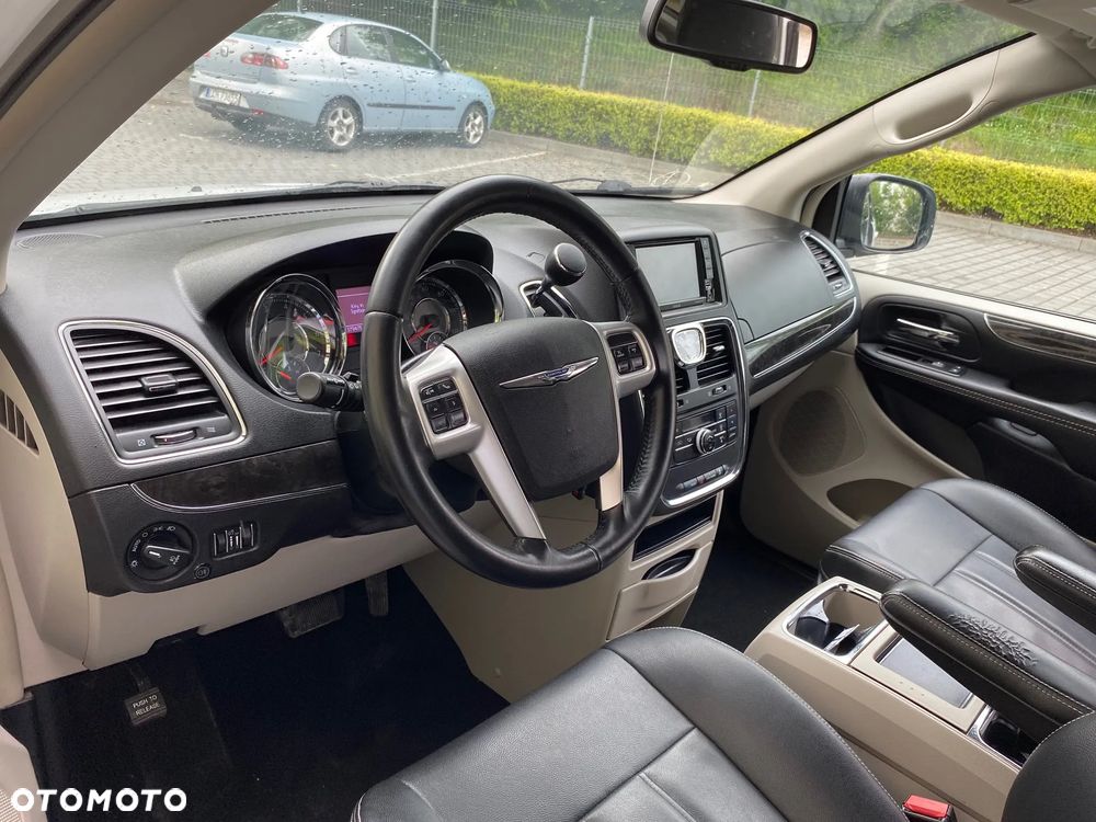 Chrysler Town & Country 3.6 Touring - 18