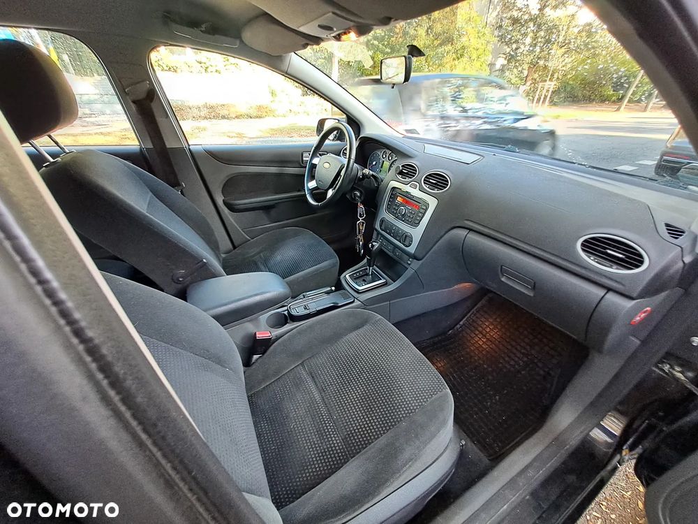 Ford Focus 2.0 Ghia - 3
