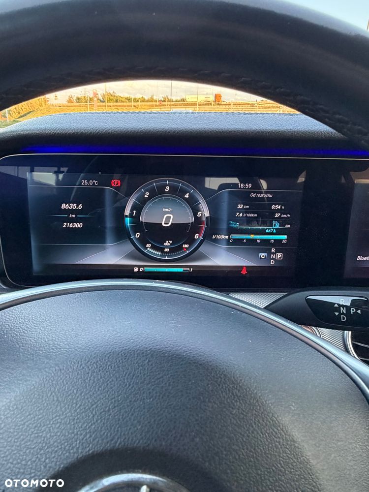Mercedes-Benz Klasa E 220 d 4-Matic 9G-TRONIC - 10