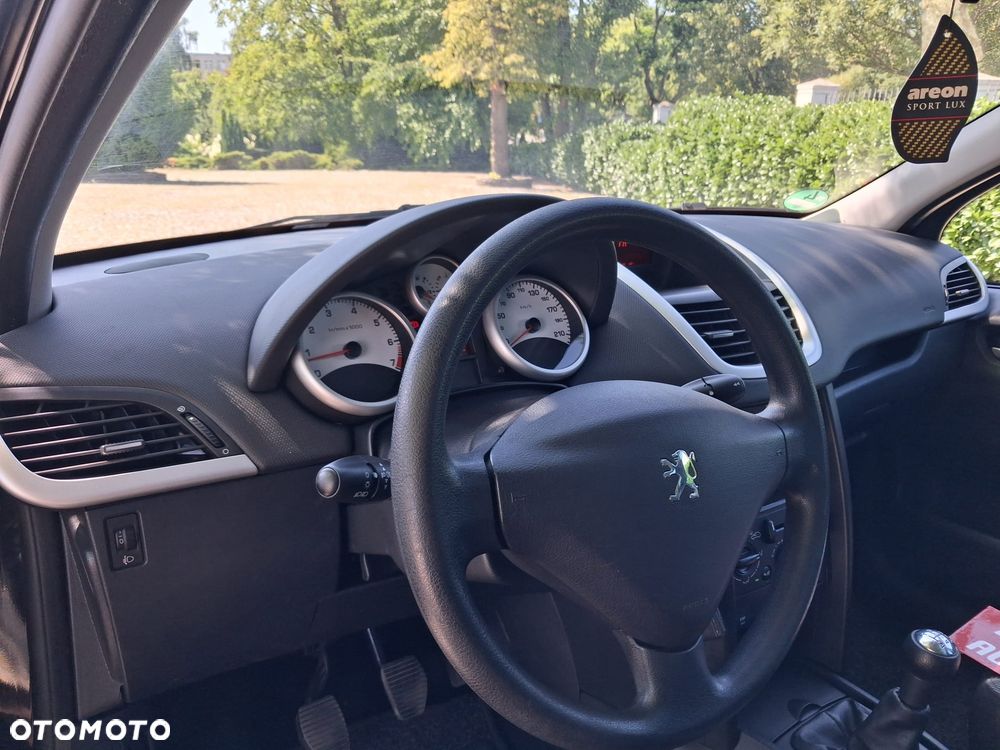 Peugeot 207 - 16