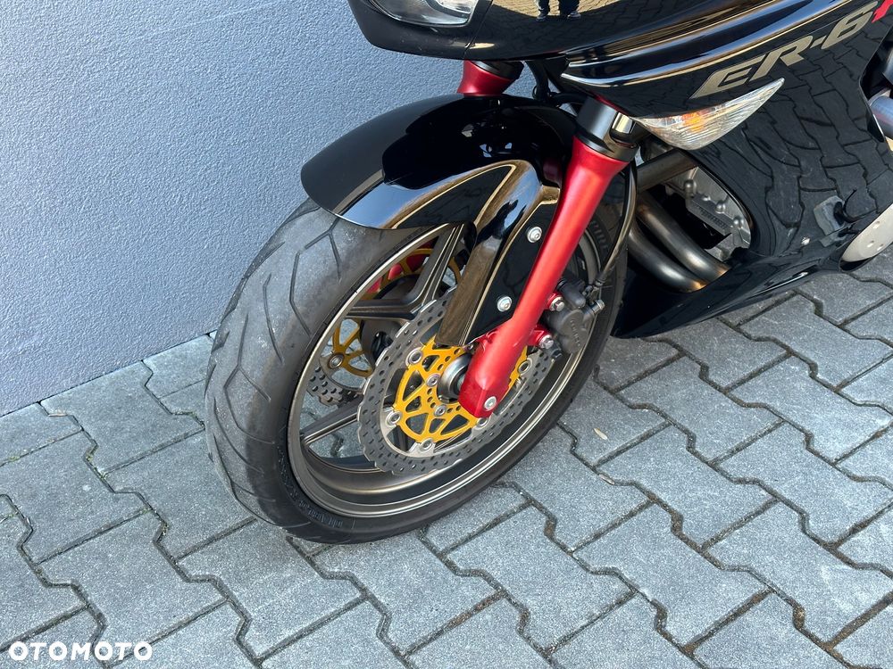 Kawasaki ER - 26