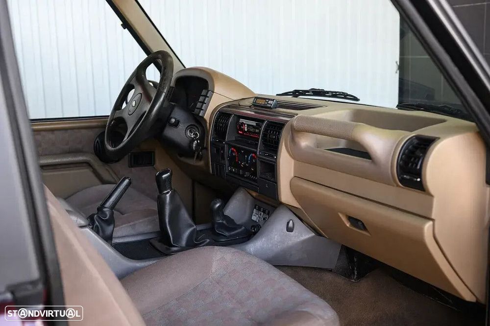 Land Rover Discovery - 22