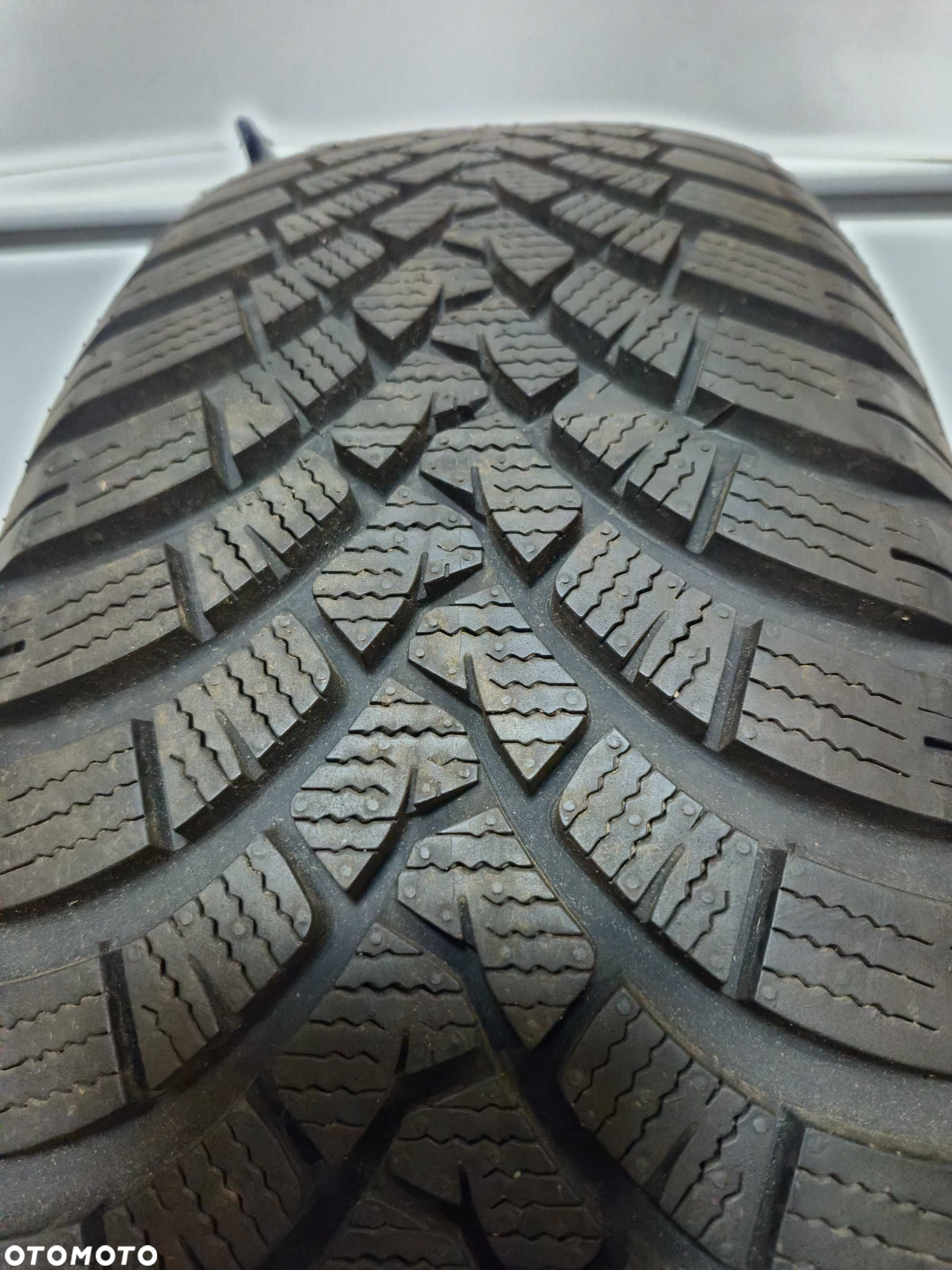 2X205/60R17 93H FALKEN EUROWINTER HS 01 Dot 2021 - 2