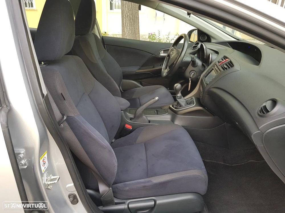 Honda Civic 1.4 i-VTEC Sport Navi - 36
