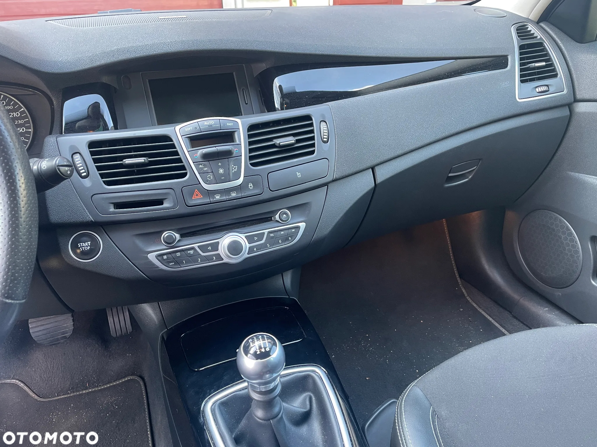 Renault Laguna dCi 110 FAP Bose Edition - 4