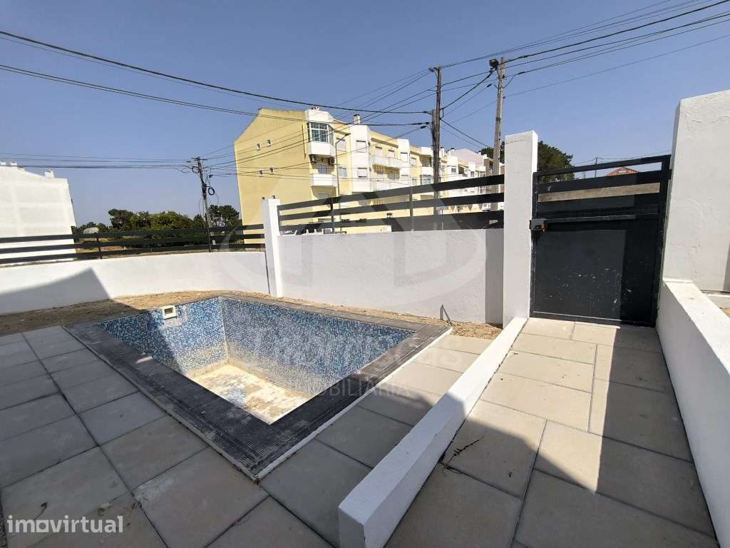 Moradia T2+1 com piscina | Quinta das Laranjeiras, Fernão Ferro - Grande imagem: 4/29