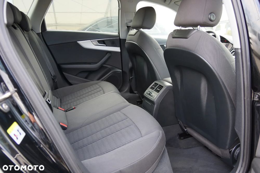 Audi A4 Avant 2.0 TDI clean diesel Quattro - 33