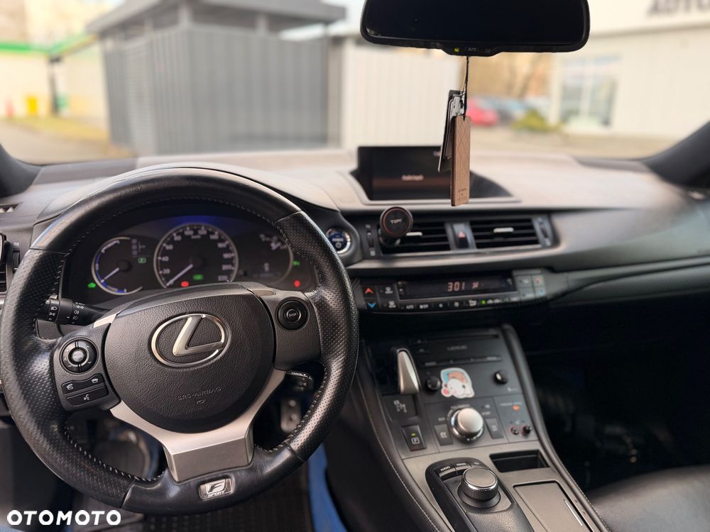 Lexus CT 200h F Sport - 11