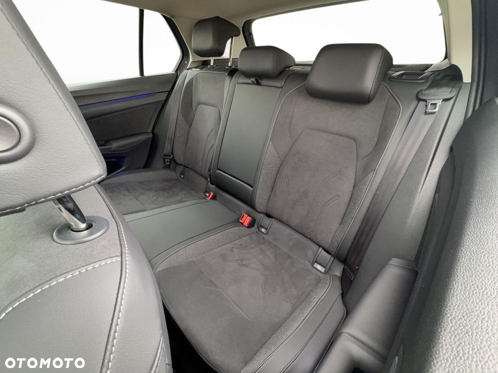 Volkswagen Golf 1.5 eTSI mHEV Life DSG - 24