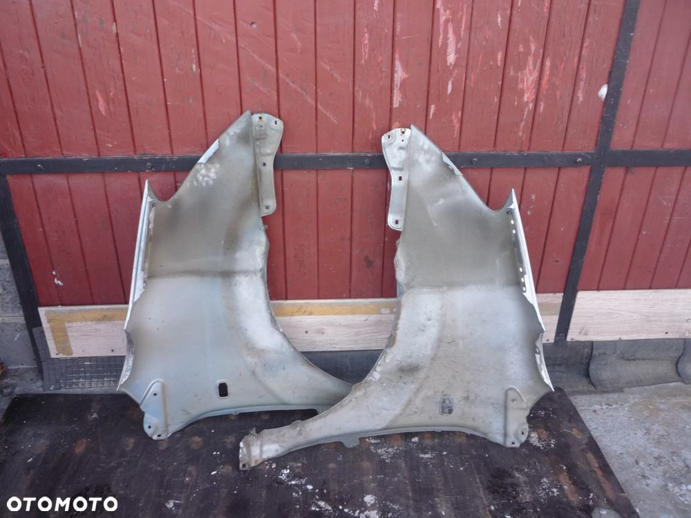 TOYOTA COROLLA VERSO II BŁOTNIK PRAWY 8S1 - 2