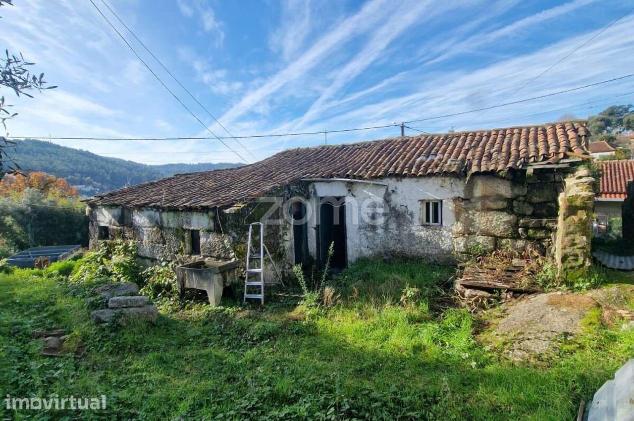 Moradia individual em ruína - Grande imagem: 4/5