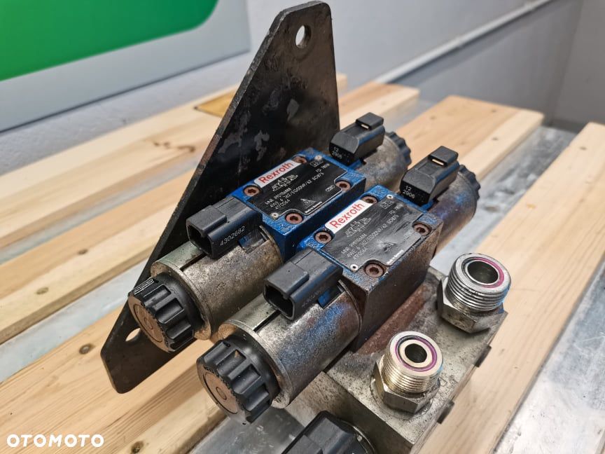 Rozdzielacz hydrauliczny łap CAT 560 Rexroth - 5