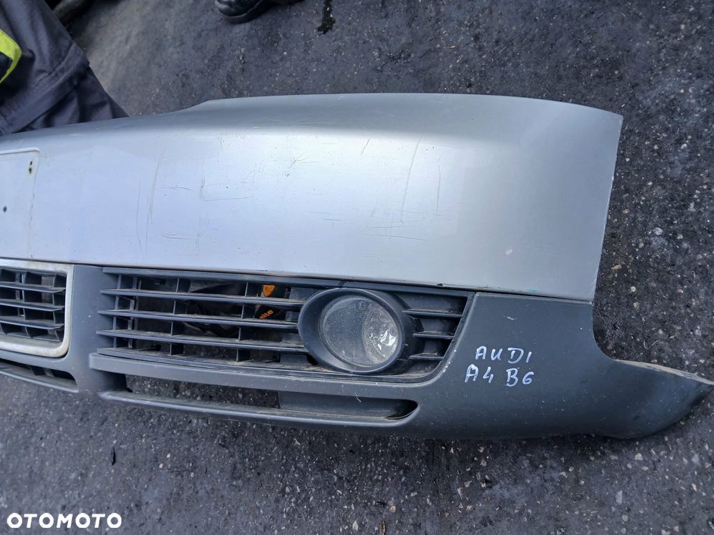 Audi A4 B6 Zderzak przedni - 5