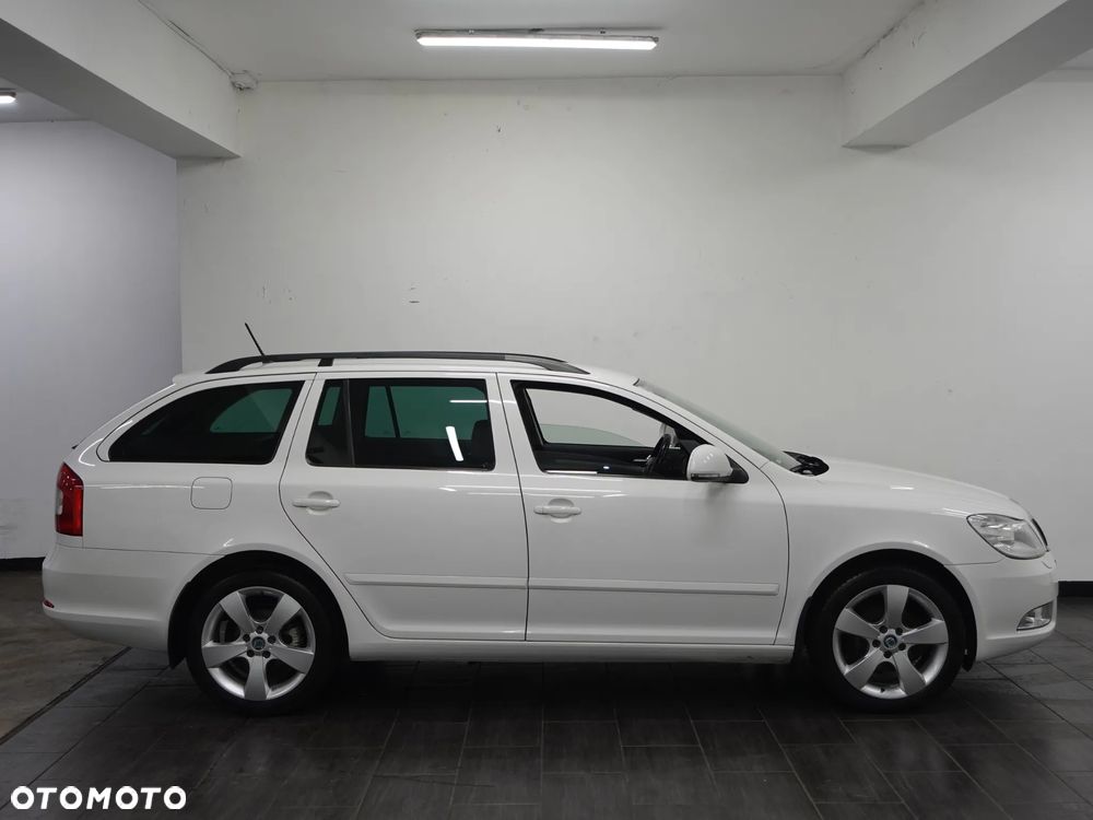 Skoda Octavia 1.6 TDI DPF Elegance - 10