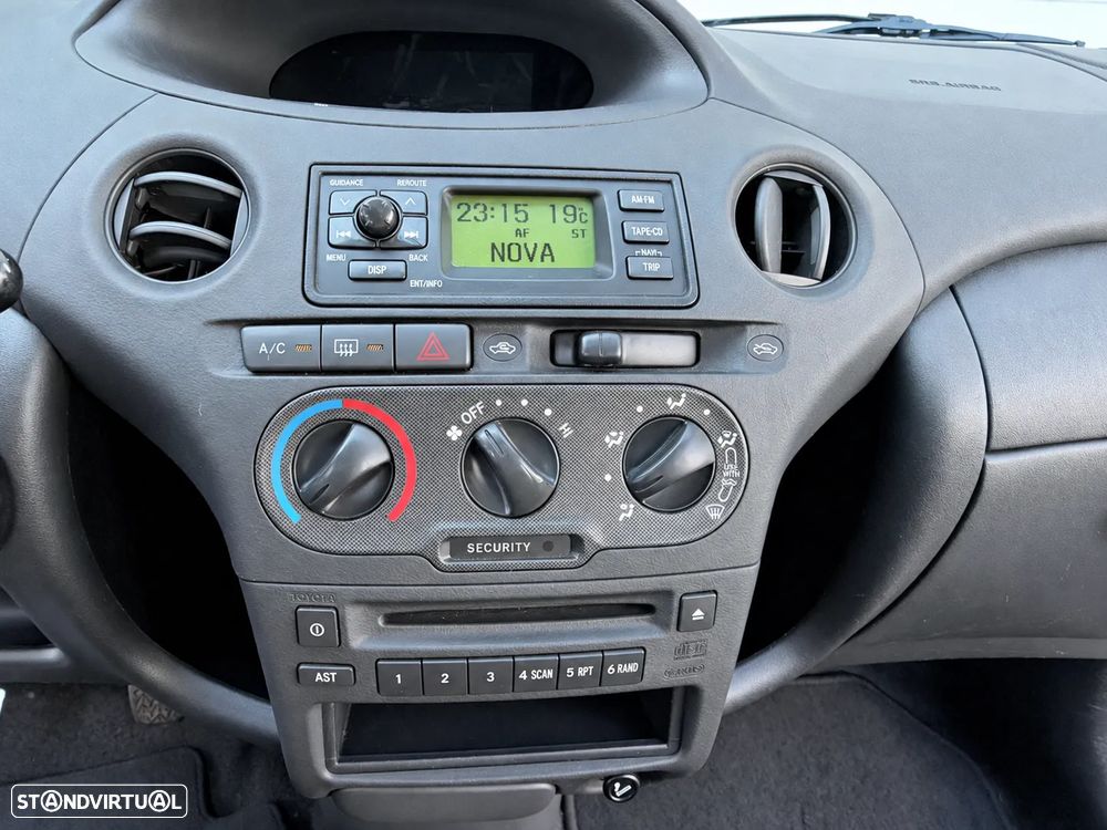 Toyota Yaris 1.0 In-Pack - 23