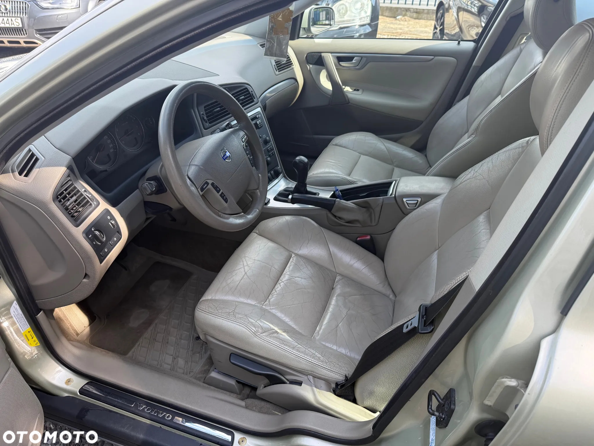 Volvo V70 2.4 Premium - 10