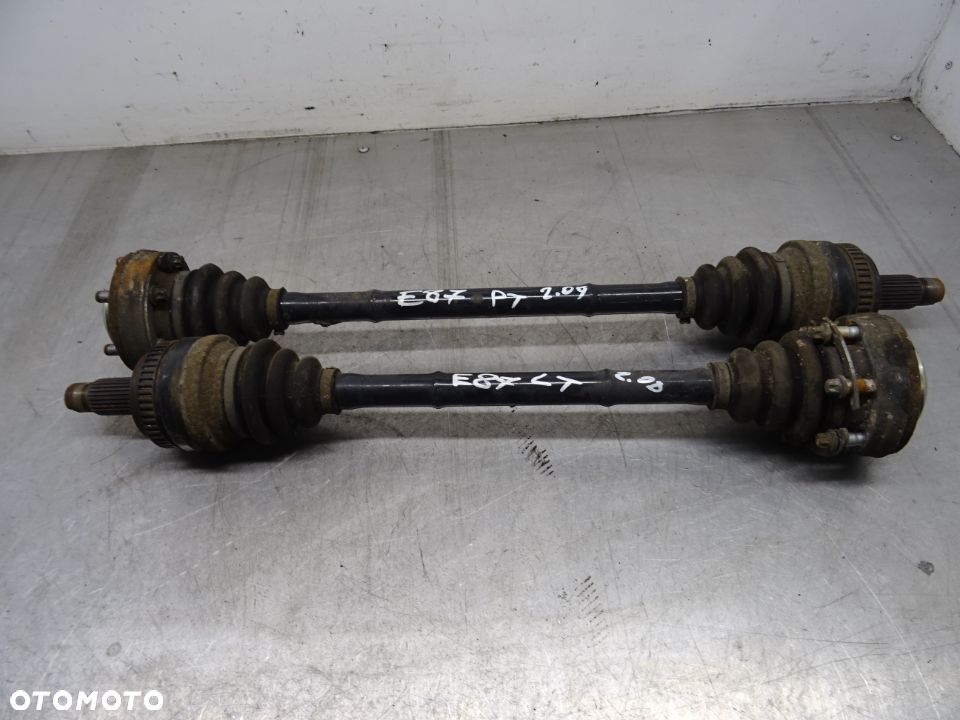 BMW E87 LIFT 07-11 2.0D PÓŁOŚ PÓŁOŚKA PRAWA - 1